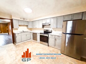 36 Circle St, Unit 36 Circle Street UNIT 2 in Barre, VT - Building Photo