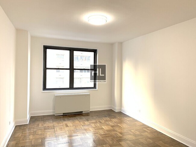 5 AVENUE in New York, NY - Building Photo - Building Photo