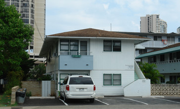 735 Mccully St in Honolulu, HI - Building Photo - Building Photo