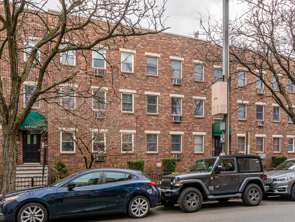 609 Madison St in Hoboken, NJ - Building Photo