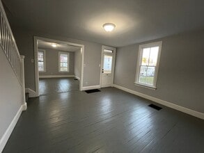 215-217 Cleveland Ave in Waynesboro, PA - Building Photo - Building Photo