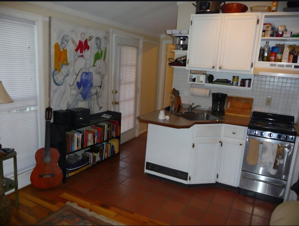 823 Greenwood Ave NE in Atlanta, GA - Building Photo