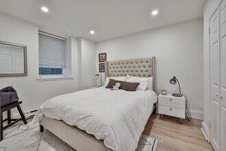 75 Crescent Rd in Toronto, ON - Building Photo - Building Photo