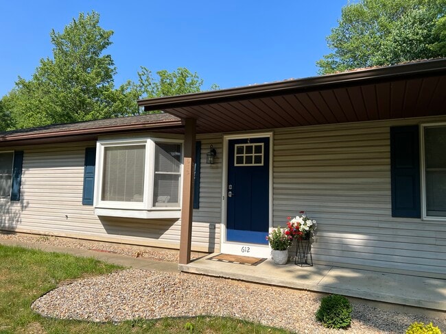 612 Acorn Pl