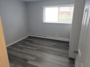 38 W 65th St in Westmont, IL - Building Photo - Building Photo