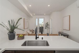 402 W Grand Ave in Grover Beach, CA - Building Photo - Building Photo