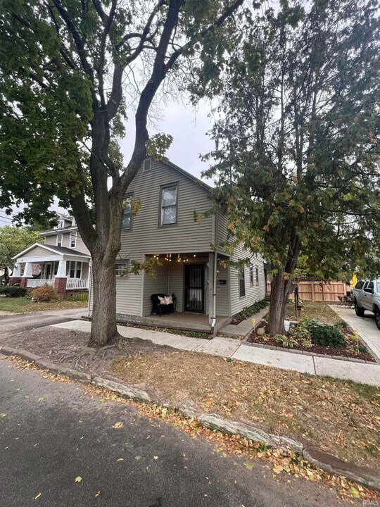 1214 Delaware Ave in Fort Wayne, IN - Building Photo