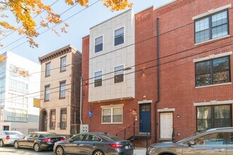 1229 N Franklin St in Philadelphia, PA - Building Photo - Building Photo