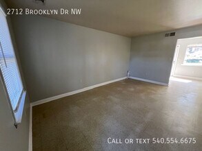 2712 Brooklyn Dr NW in Roanoke, VA - Building Photo - Building Photo
