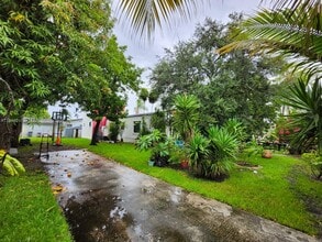 402 SW 33rd Ave in Miami, FL - Foto de edificio - Building Photo