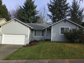 5711 10th Dr W in Everett, WA - Building Photo