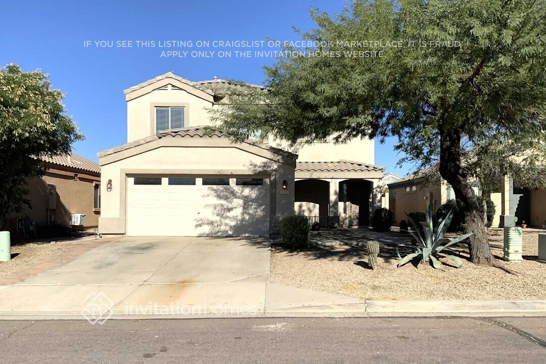 328 E March St in San Tan Valley, AZ - Foto de edificio