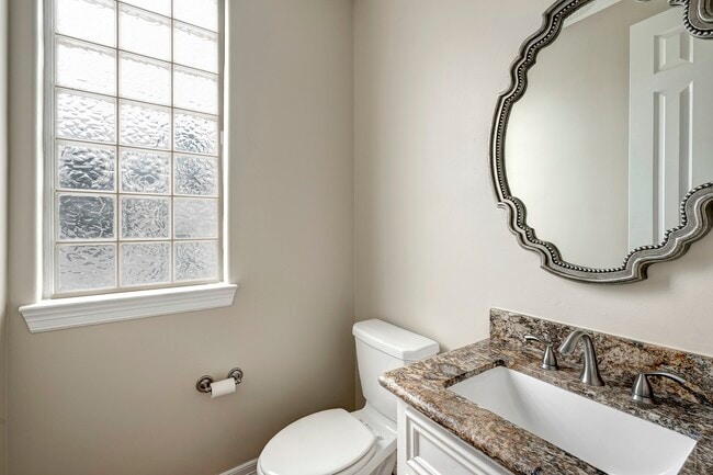 property at 3318 W Dallas St