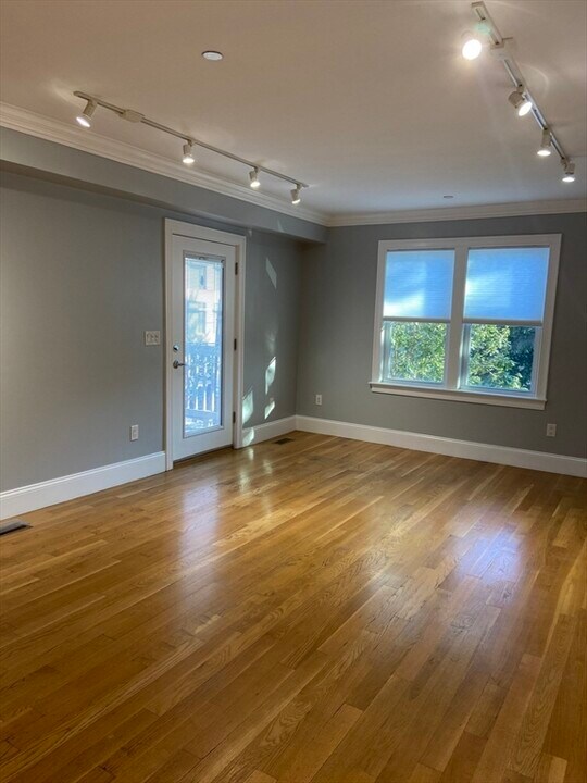 5/7-7 Plymouth St in Cambridge, MA - Building Photo