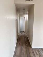 1536 Thornton St in Hanford, CA - Building Photo - Building Photo
