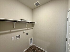4242 Admirals Bnd in Converse, TX - Building Photo - Building Photo