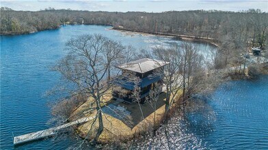 17 Jamaica Way in North Kingstown, RI - Building Photo - Building Photo