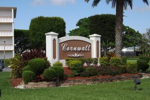 4014 Cornwall A in Boca Raton, FL - Building Photo