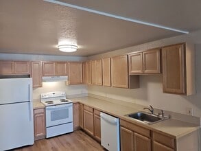 1411 N 26th St in Mount Vernon, WA - Building Photo - Building Photo