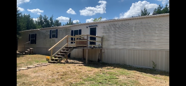 323 Co Rd 4519 in Wolfe City, TX - Building Photo - Building Photo