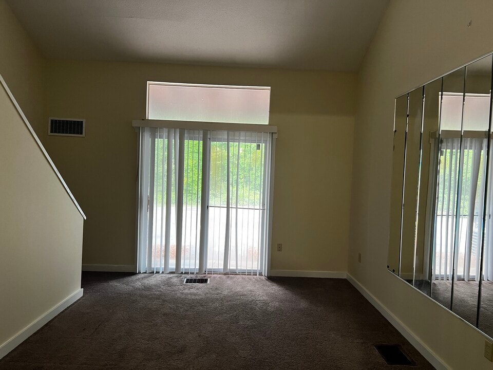 4 Adams Cir in Middleboro, MA - Building Photo