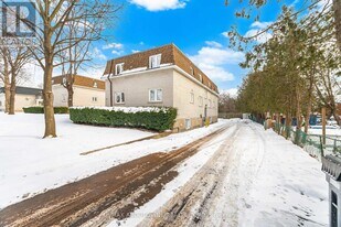 2320 Hixon St in Oakville, ON - Building Photo