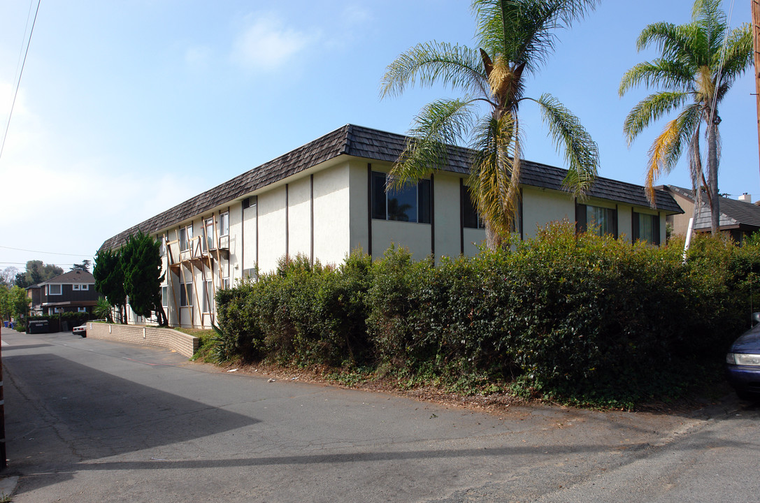 Leucadia Apartments in Encinitas, CA - Building Photo