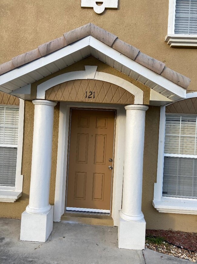 121 Melissa Pl in Davenport, FL - Foto de edificio - Building Photo