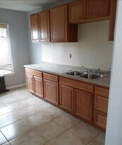 51 W Park St in Brockton, MA - Building Photo