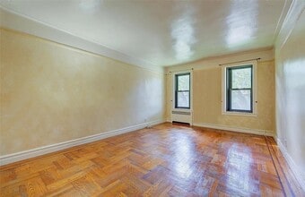 76-66 Austin St in Queens, NY - Building Photo - Building Photo