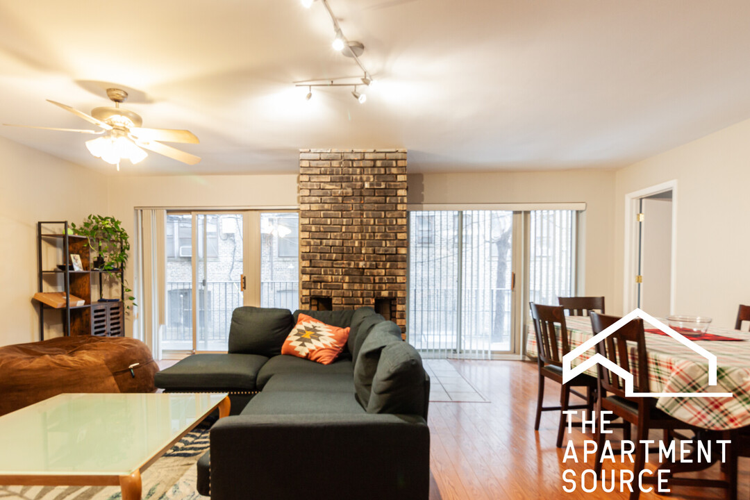 435 W Oakdale Ave in Chicago, IL - Building Photo