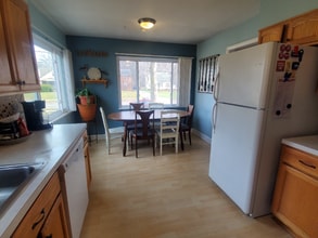 1170 Dover Center Rd in Westlake, OH - Building Photo - Building Photo