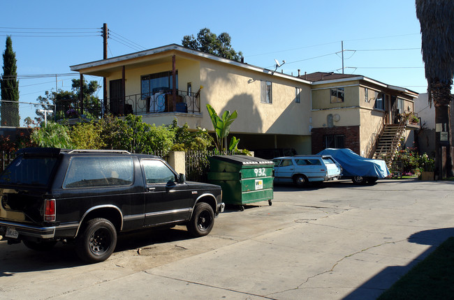 936 N Inglewood Ave in Inglewood, CA - Building Photo - Building Photo