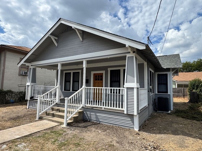 1321 Muncey St in San Antonio, TX - Building Photo - Building Photo