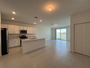 655 SE Lk Fls St in Port St. Lucie, FL - Building Photo - Building Photo