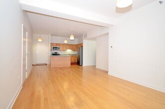 6000 N Cicero Ave-Unit -308 in Chicago, IL - Building Photo - Building Photo