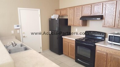 2145 E Calle Gran Desierto in Tucson, AZ - Building Photo - Building Photo