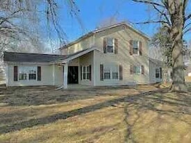 17549 Wild Horse Creek Rd in Chesterfield, MO - Building Photo