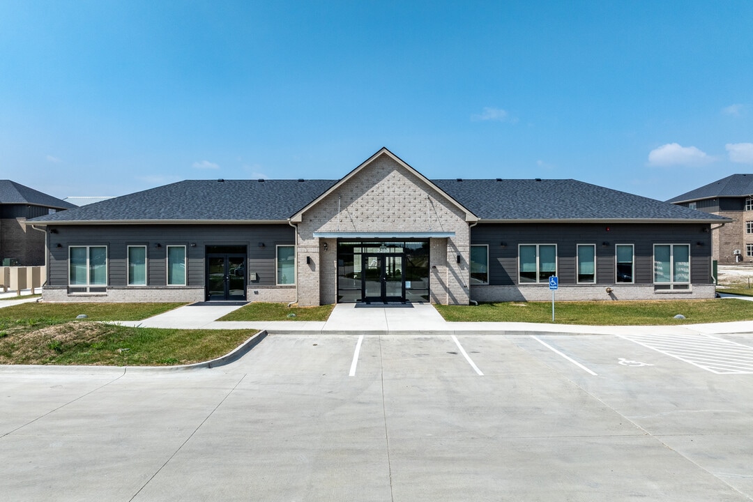 Brick Towne at Kettlestone in Waukee, IA - Foto de edificio