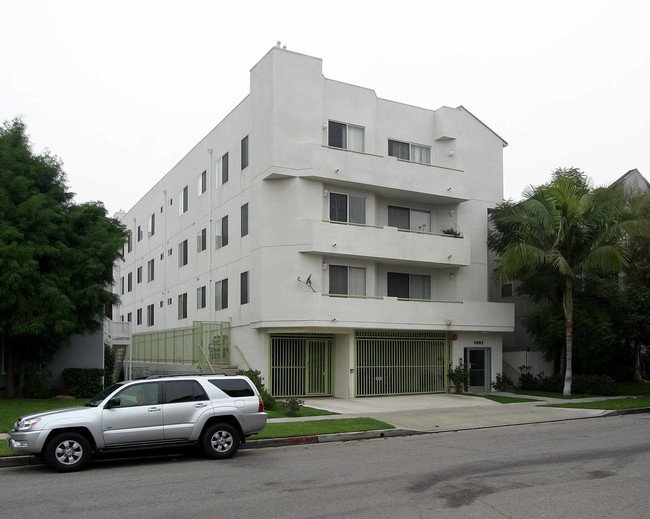 1951 Glendon Ave in Los Angeles, CA - Building Photo - Building Photo