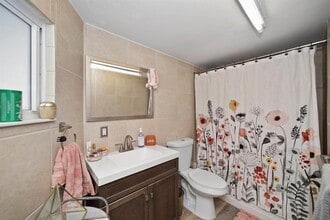 1972 NE 35th St, Unit Efficiency in Lighthouse Point, FL - Building Photo - Building Photo