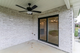 1913 WES MILLIGAN Ln in Columbia, MO - Building Photo - Building Photo