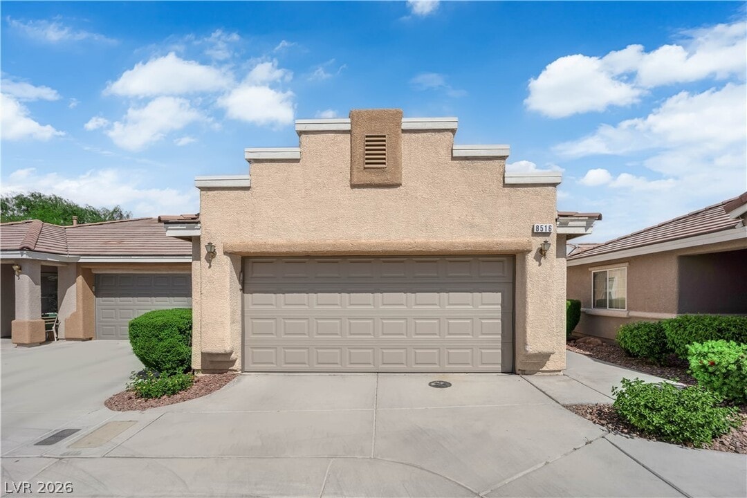 8516 Little Fox St in Las Vegas, NV - Building Photo
