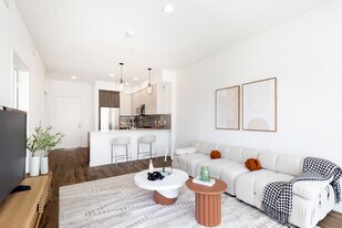 Maxwell in Los Angeles, CA - Building Photo