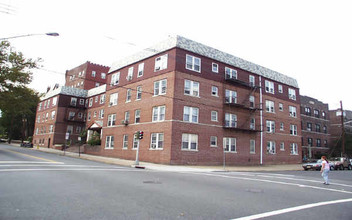 Franklin Towers in Bloomfield, NJ - Building Photo - Building Photo