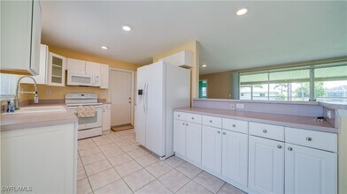 1313 SE 40th St in Cape Coral, FL - Building Photo - Building Photo