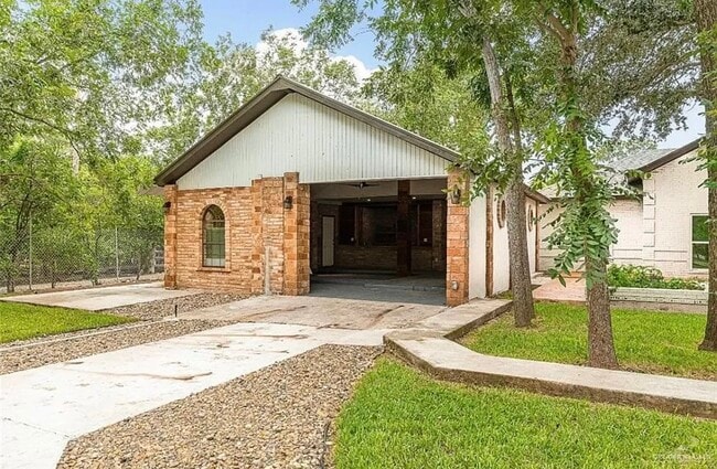 4700 N Taylor Rd in McAllen, TX - Foto de edificio - Building Photo