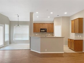 2820 Thorncreek Ln in Fort Worth, TX - Building Photo - Building Photo