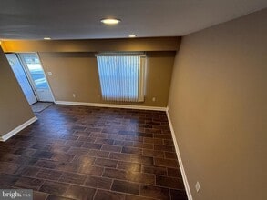 131 Chelsea Cir in Clementon, NJ - Building Photo - Building Photo