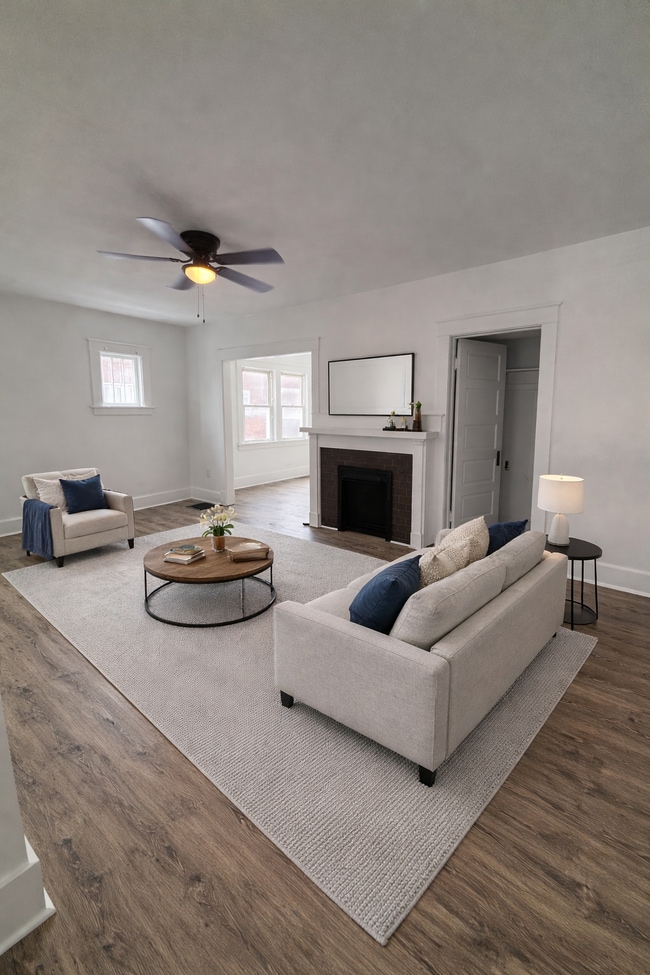 504 W 29th St, Unit Apt 2